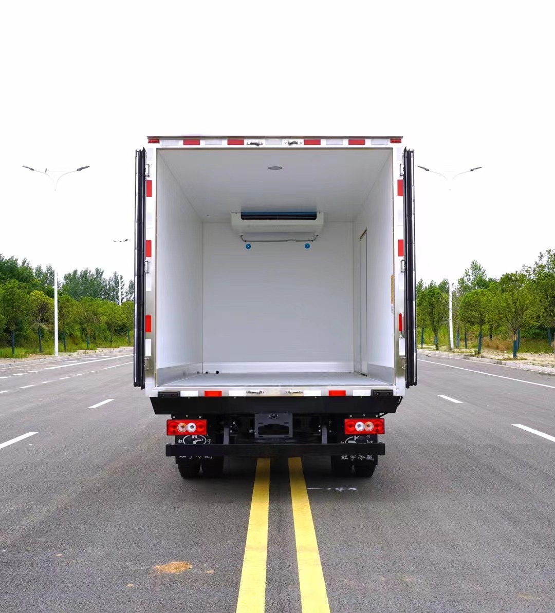 新款国六4.2米冷藏车 福田领航大g蓝牌冷链车