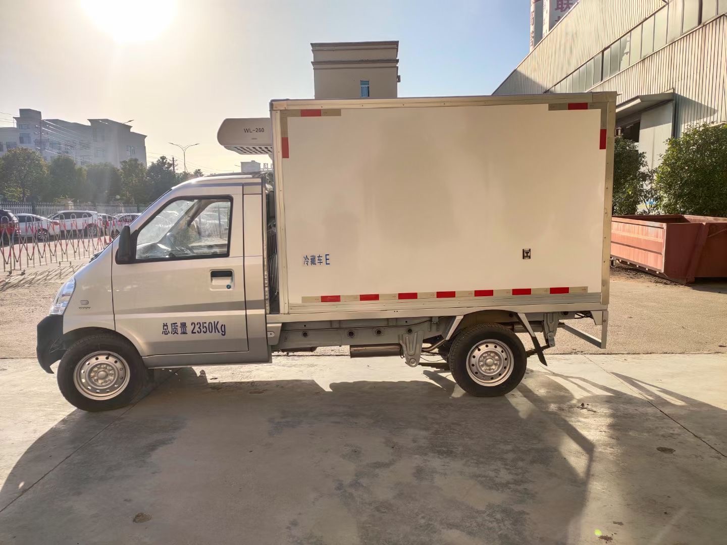 五菱荣光小卡汽油版冷藏车,可靠的质量和合理的价格