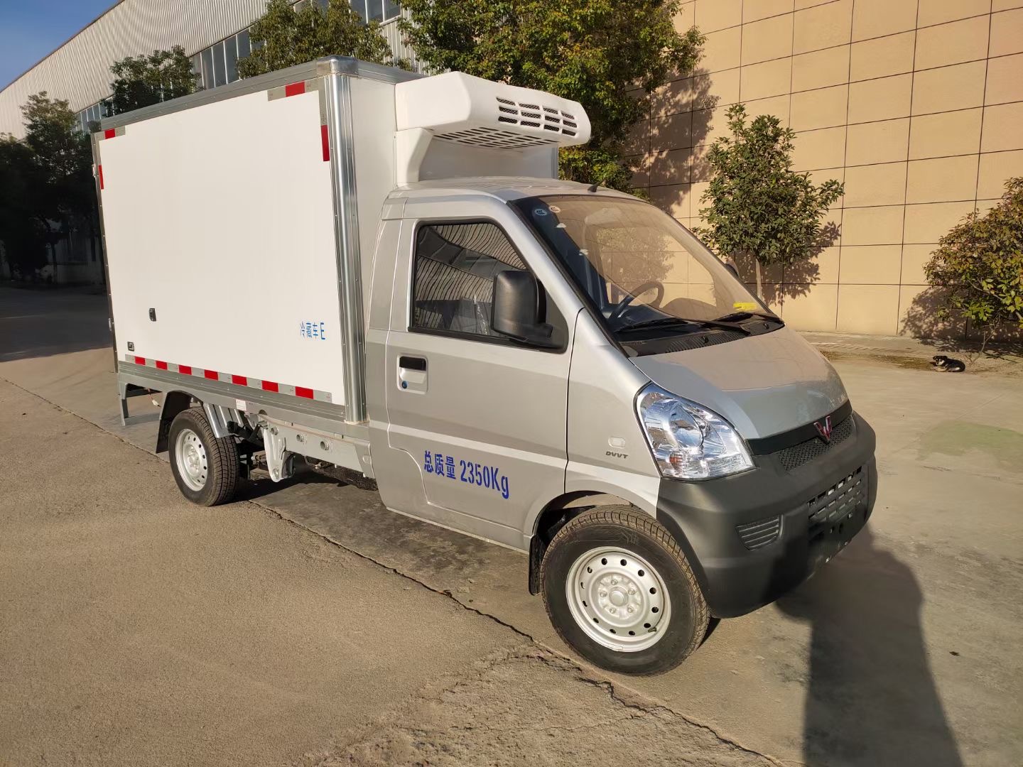 五菱荣光小卡汽油版冷藏车,可靠的质量和合理的价格