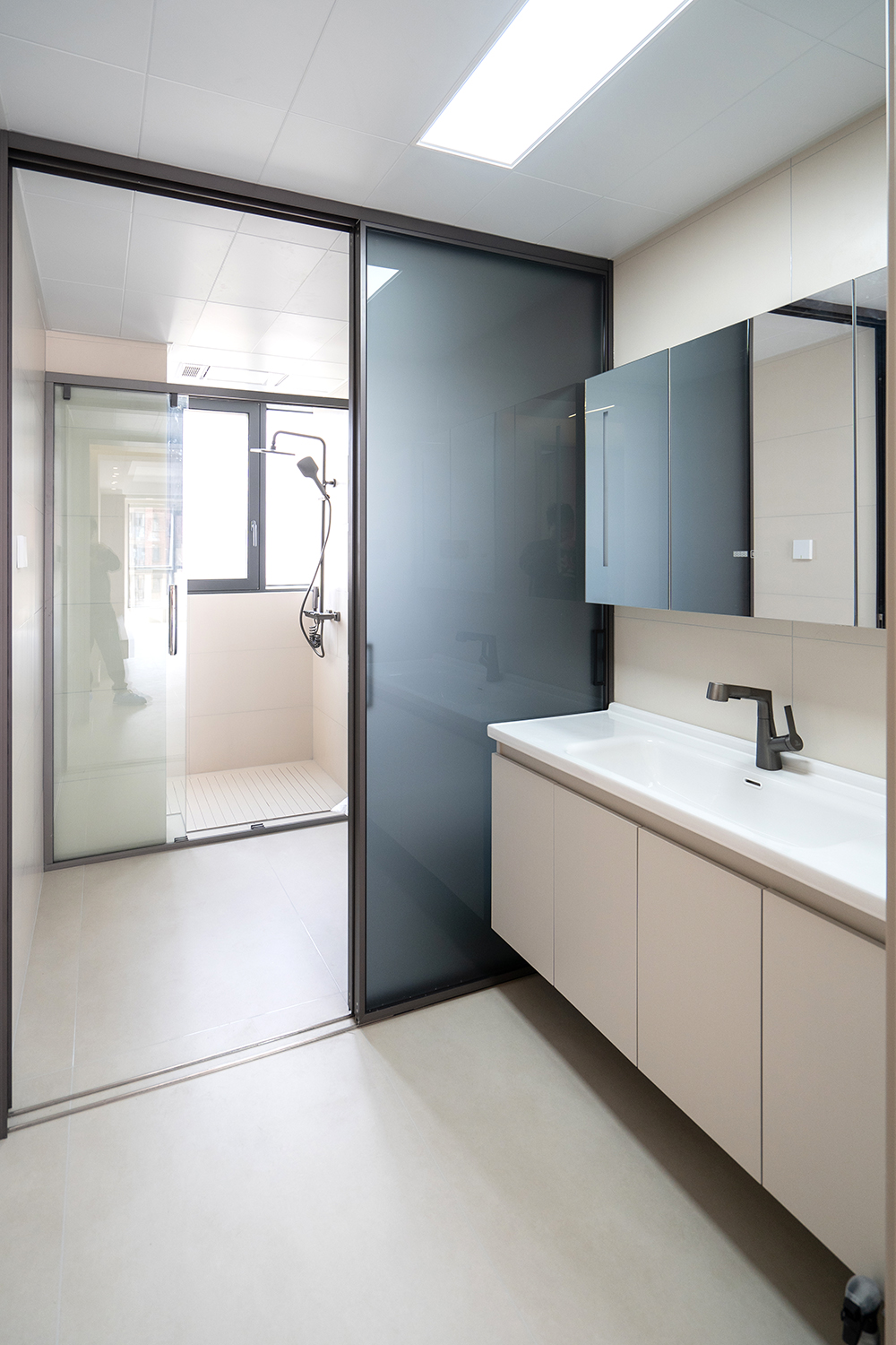 轻奢风卫生间装修:优雅与实用的完美结合