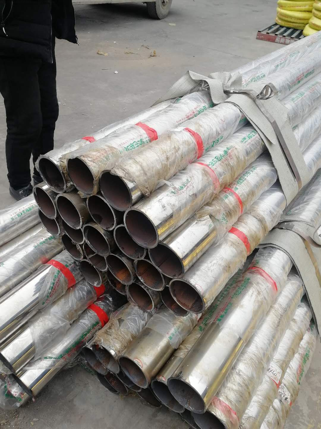 石嘴山不锈钢碳素钢复合管护栏安装全记录 实地探访施工全过程