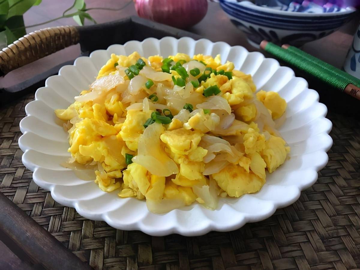 洋葱炒鸡蛋:营养与美味的邂逅