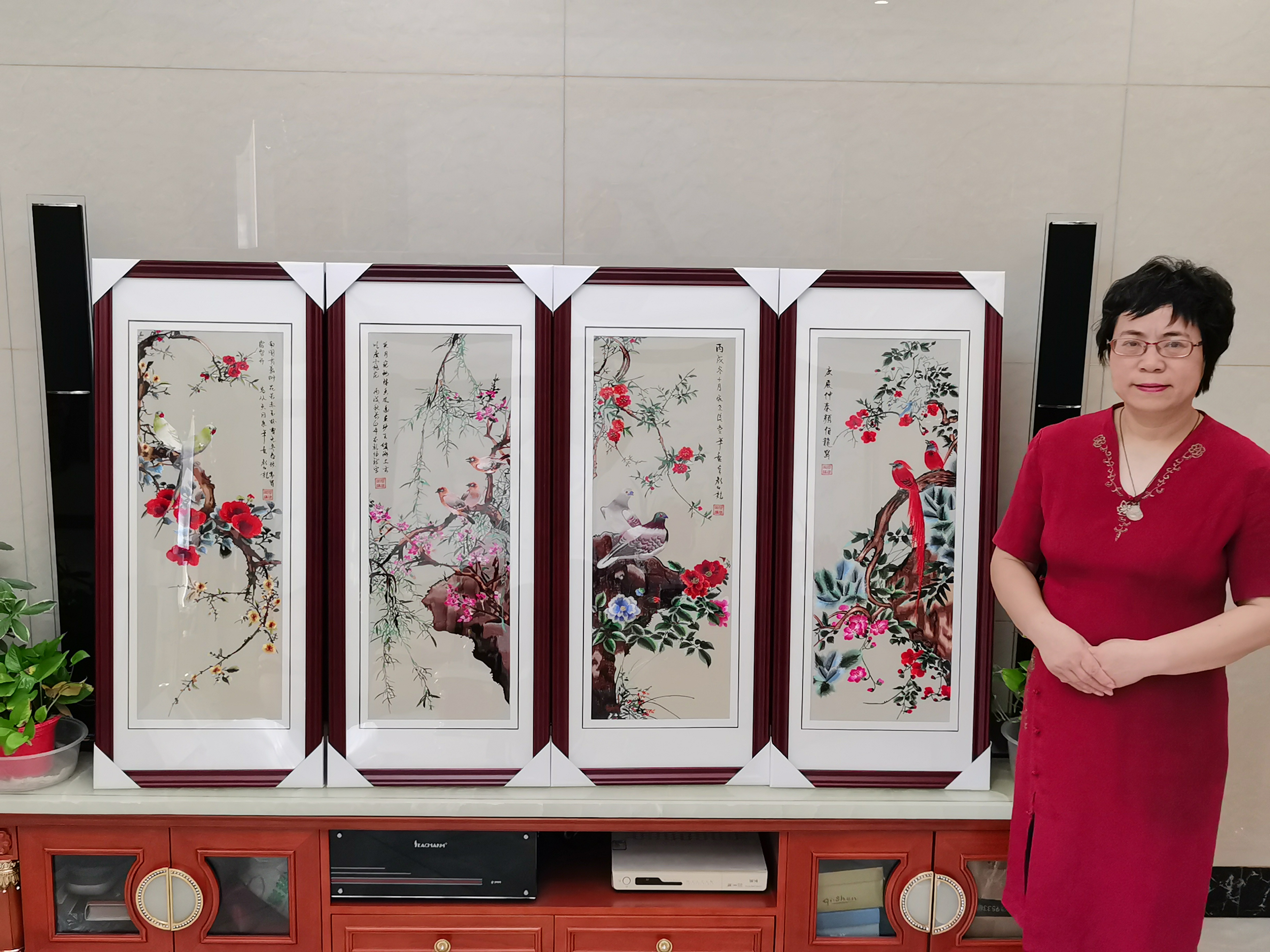 何建英大师苏绣梅兰竹菊大好河山春夏秋冬四条屏实物图展示