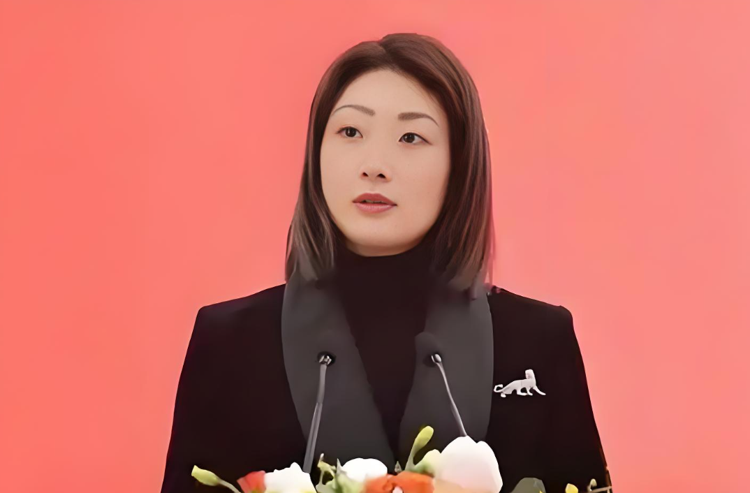 娃哈哈千金宗馥莉41岁像中年妇女,富人不屑追,嫁不出去了吗?