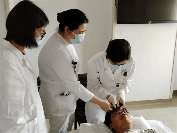 关于广安门中医医院、护士全程协助陪同贩子挂号,确实能挂到号!的信息