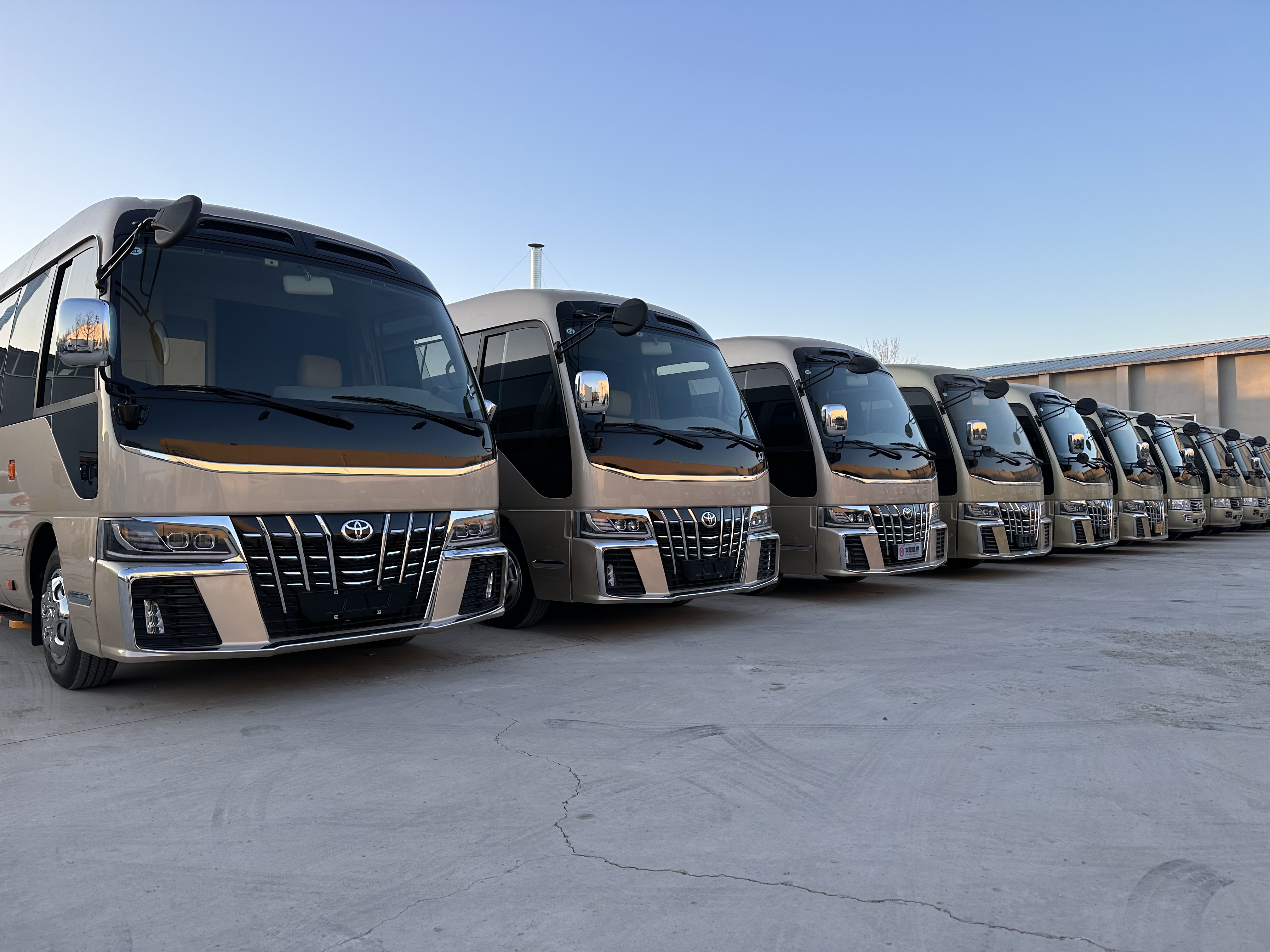 丰田考斯特:政商界神秘座驾背后的隐秘真相!