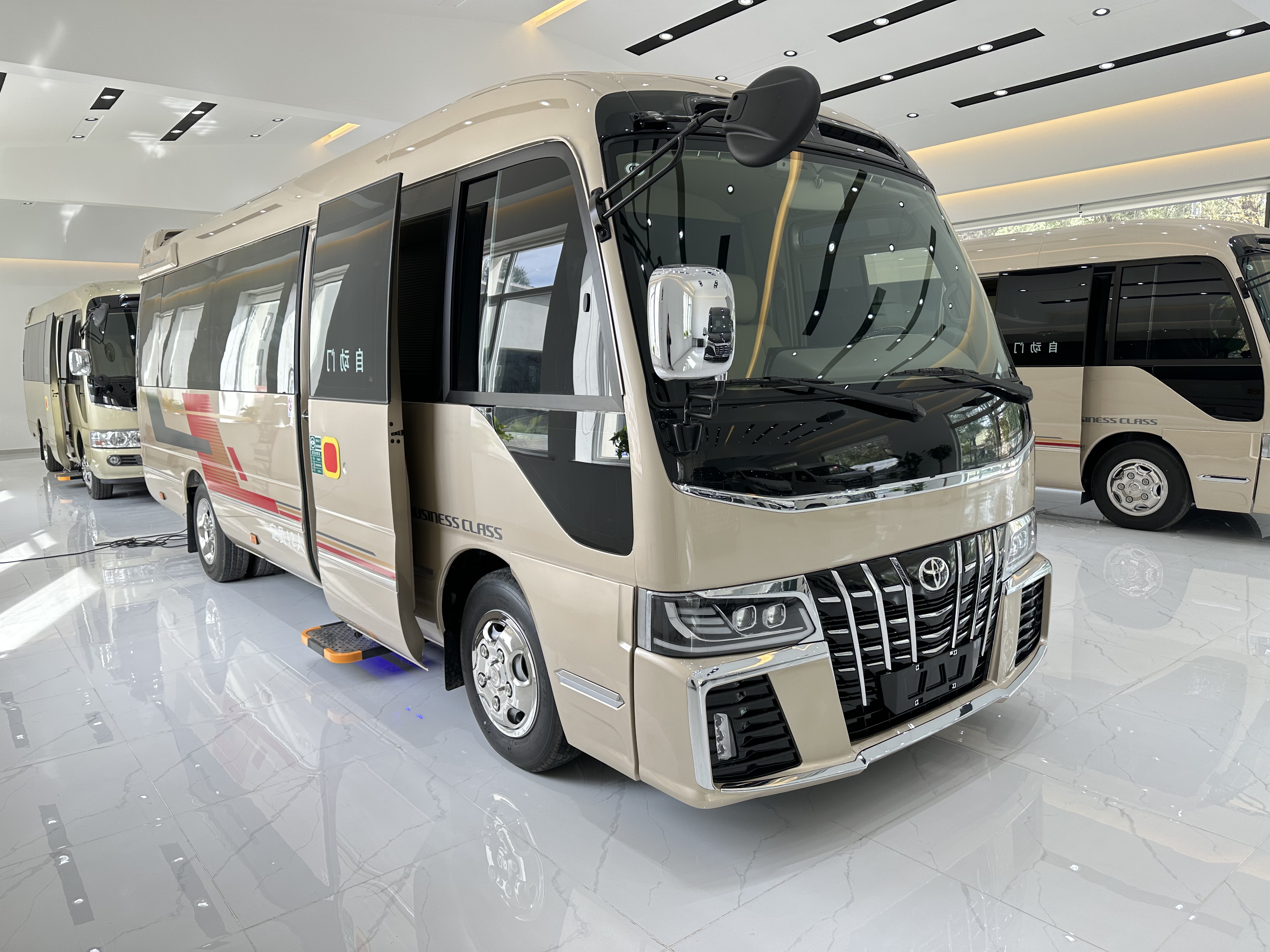 丰田考斯特 17 座商务车,公务出行与企业接待的巅峰之选!