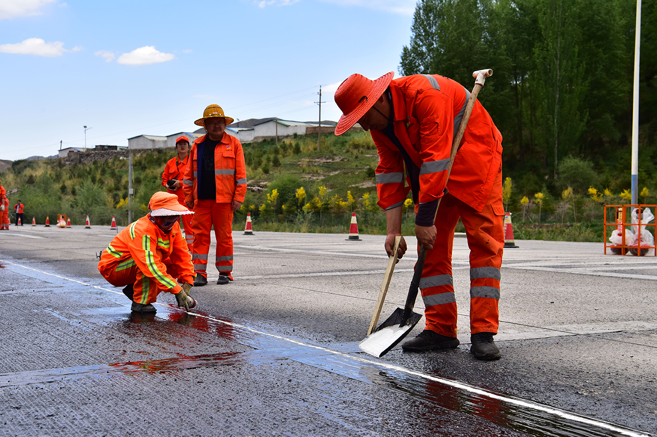 公路养护照片图片