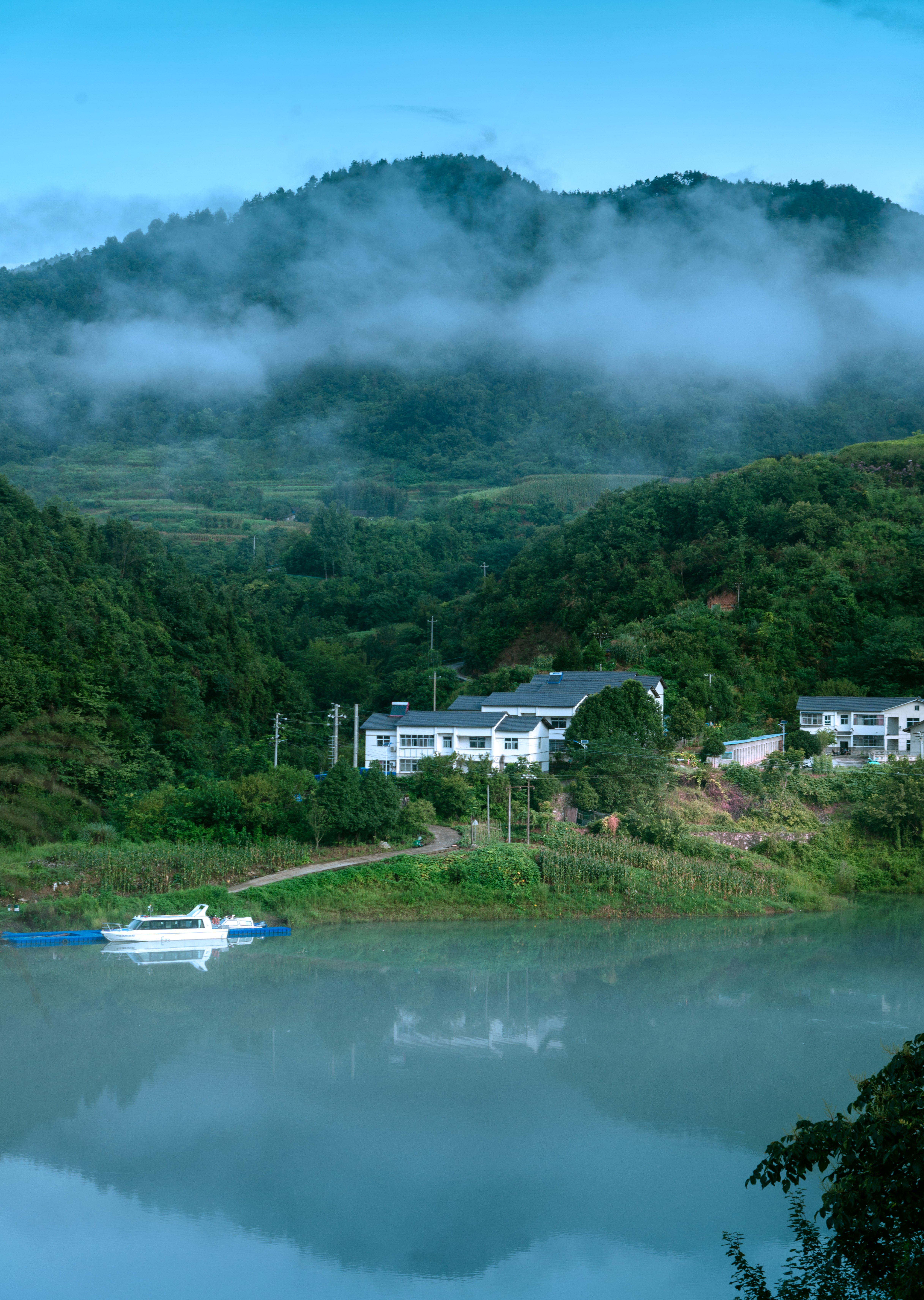 湖北十堰:方滩堵河 青山碧水梦幻美
