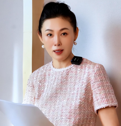 54岁王思懿现况照片曝光!老态尽显,看不出"潘金莲"的样子