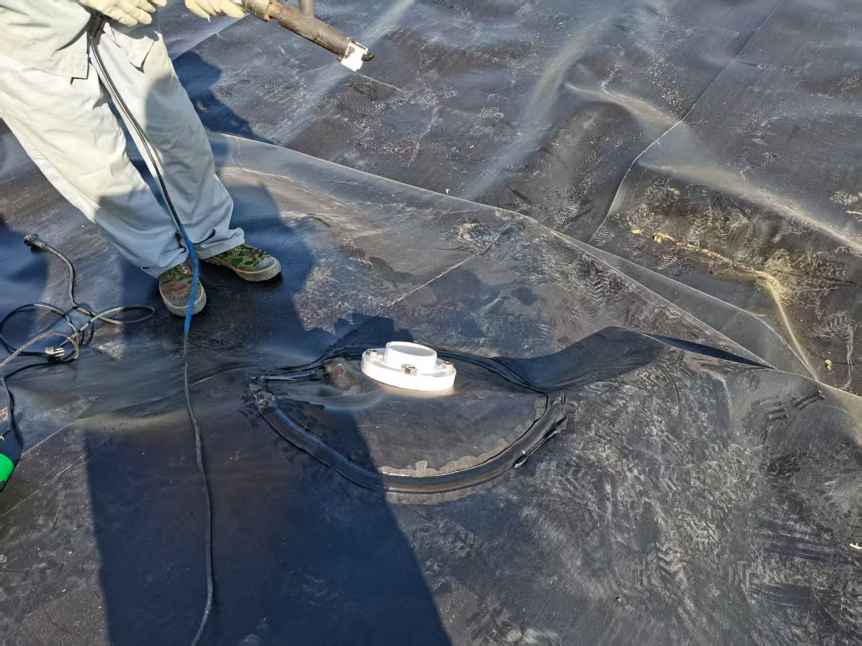 hdpe复合渠道防渗土工膜0.75mm