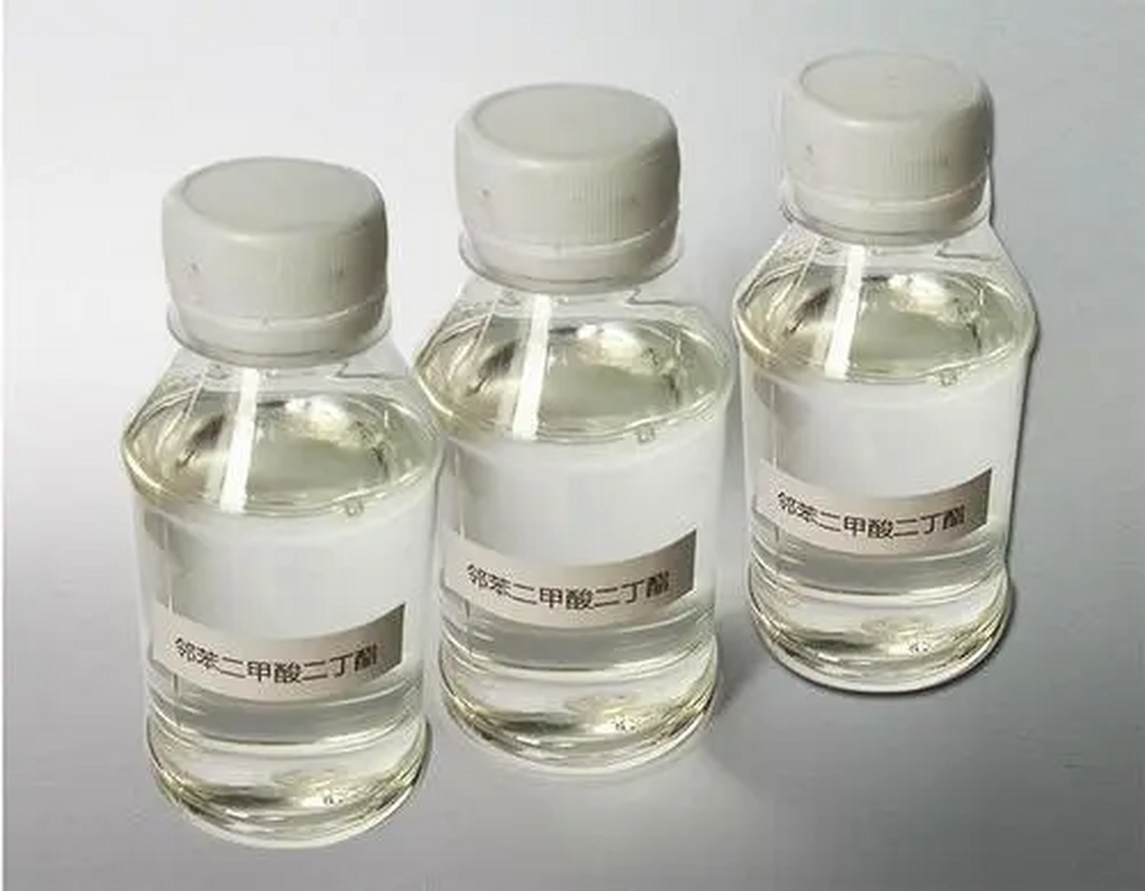 邻苯二甲酸二异壬酯是聚氯乙烯塑料制品的常用增塑剂,其制造过程包括