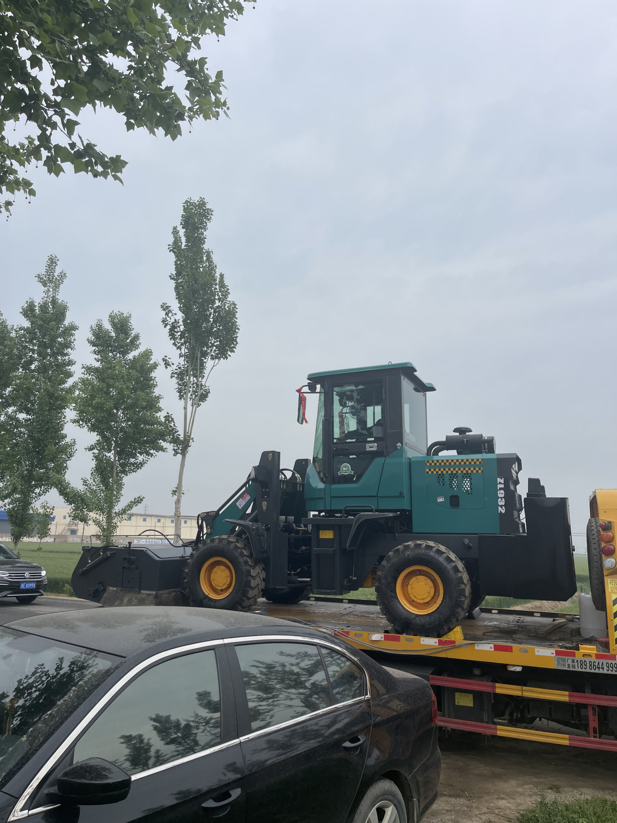 亚亚机械铲车扫路车:环保,重塑工程清洁新标准