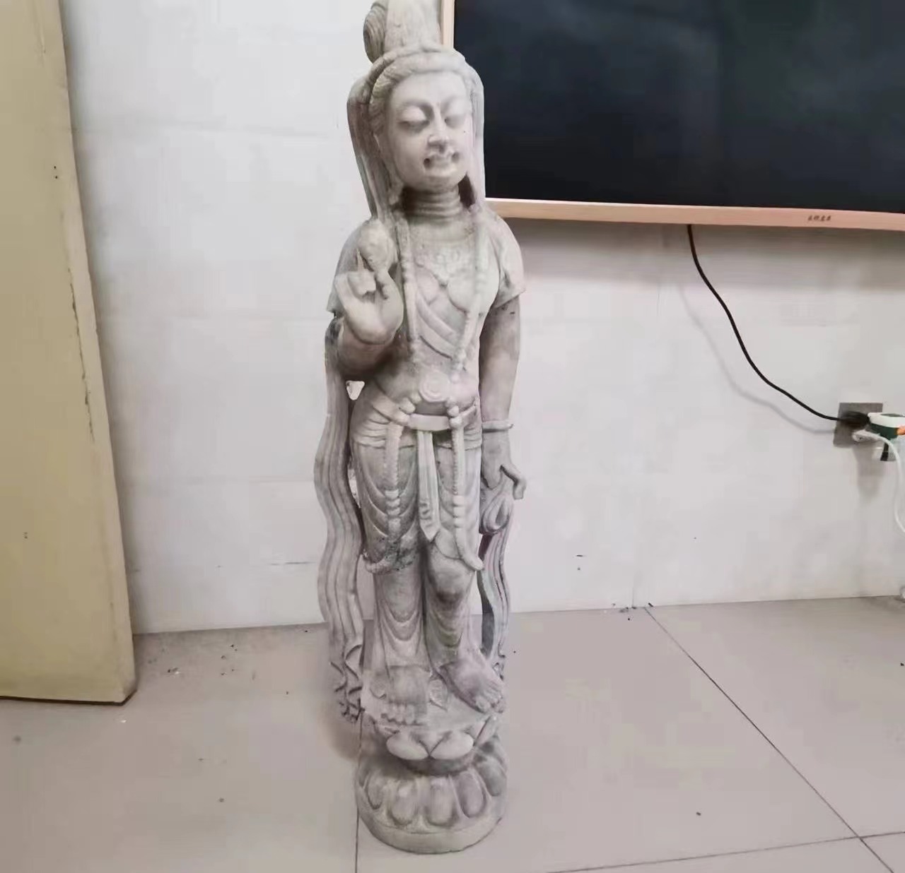 重点推荐:极罕汉白玉菩萨像