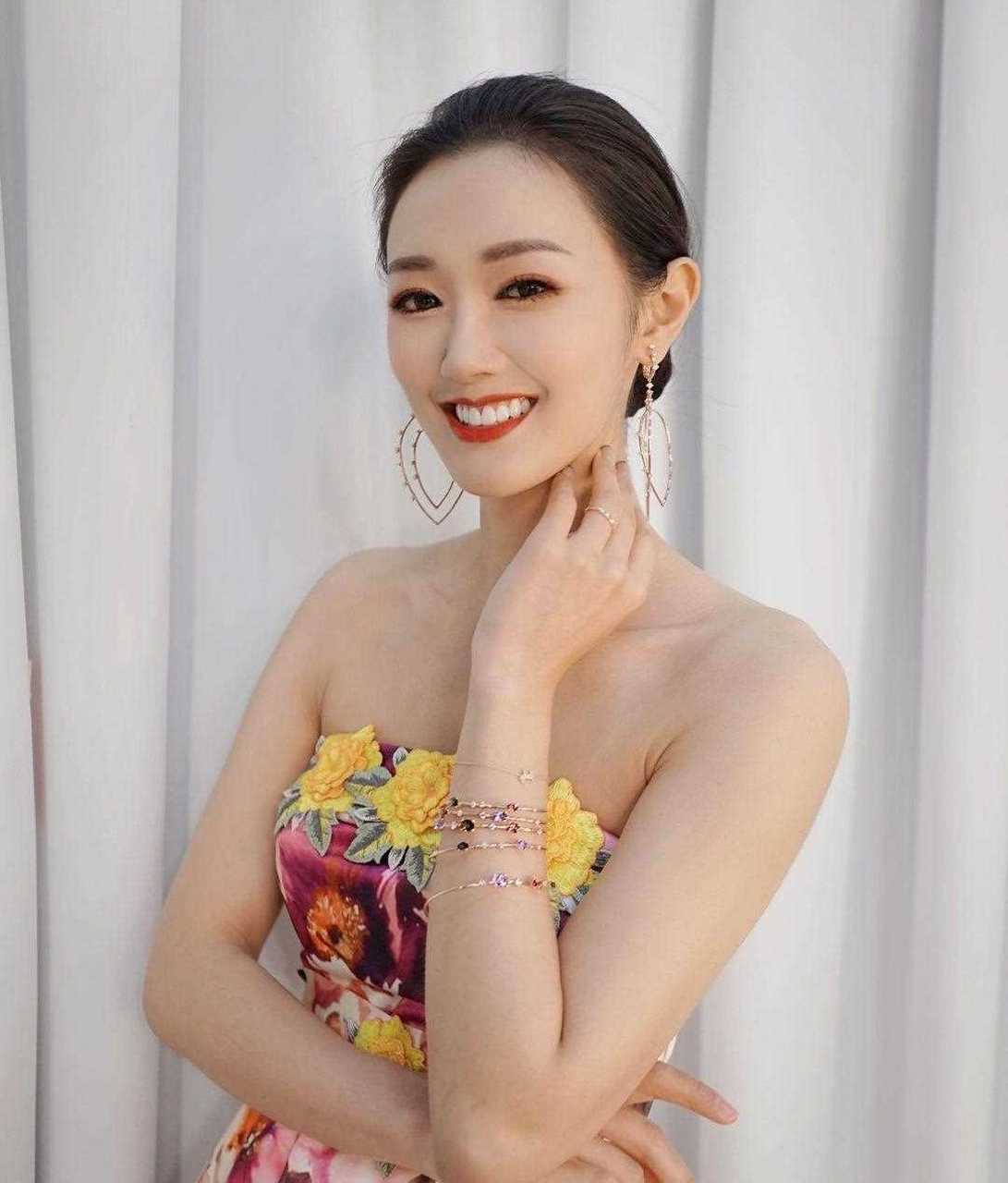 张宝儿宣布怀二胎!老公袁伟豪心情大好,有钱人多生孩子理所应当