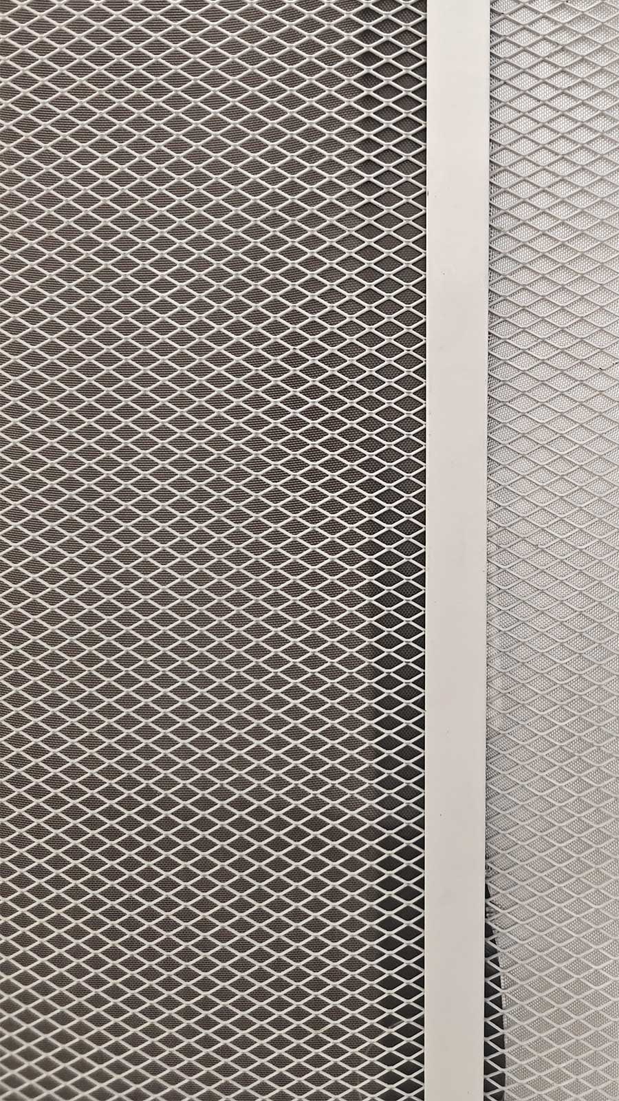 玻璃棉毡铝板网吸声墙面如何施工