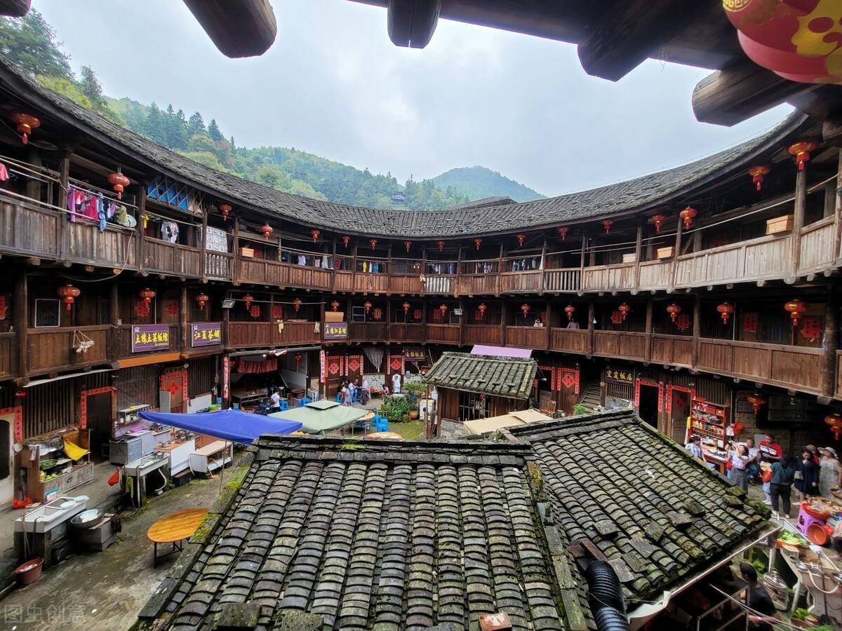 福建土楼游:探索客家文化,品尝地道美食