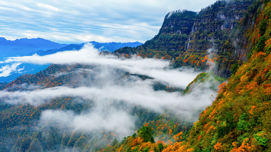 瓦屋山全景图图片