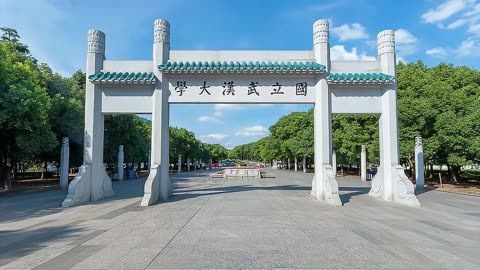 下面介绍武汉旅游必去的十大景点:1,黄鹤楼历史文化:黄鹤楼位于武昌