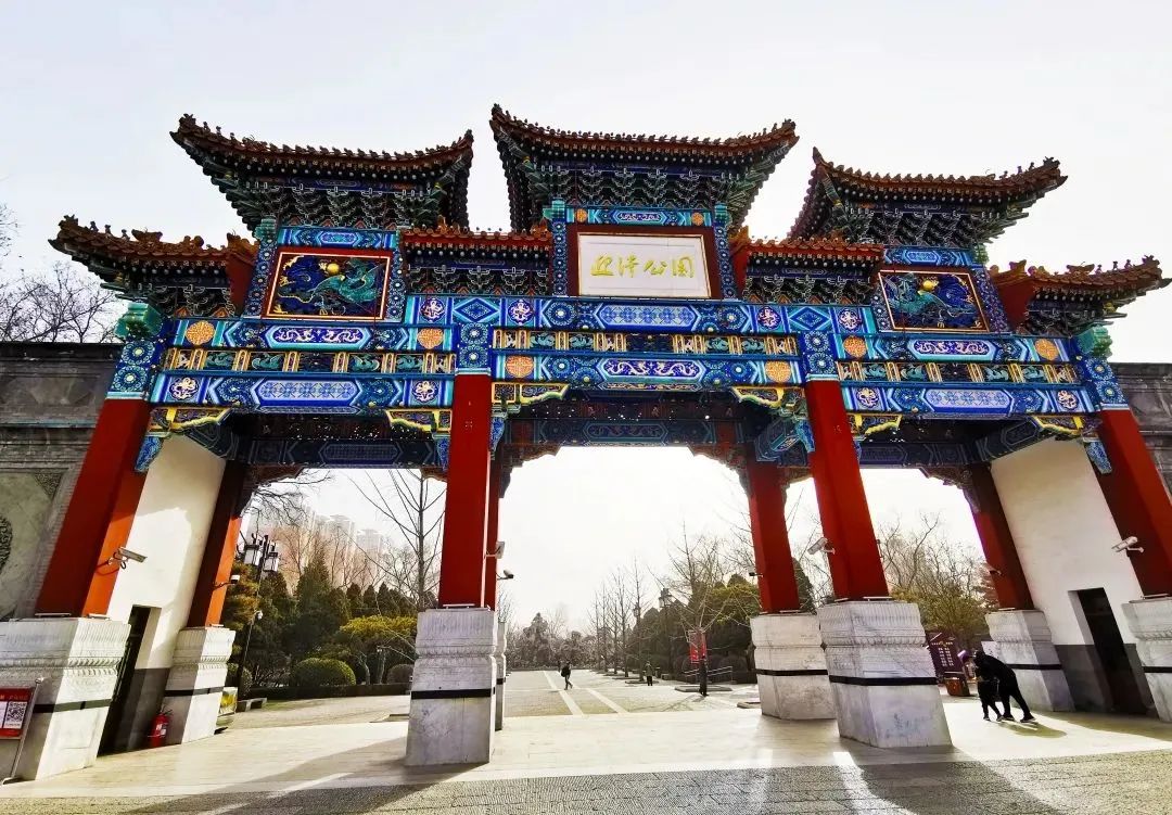 迎泽公园:太原市的文化休闲地标,历史与自然交织的画卷