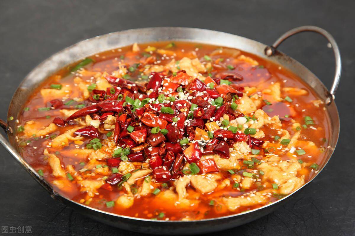 水煮肉片#水煮肉片是一道经典的川菜,以其麻辣鲜香,肉质嫩滑而著称