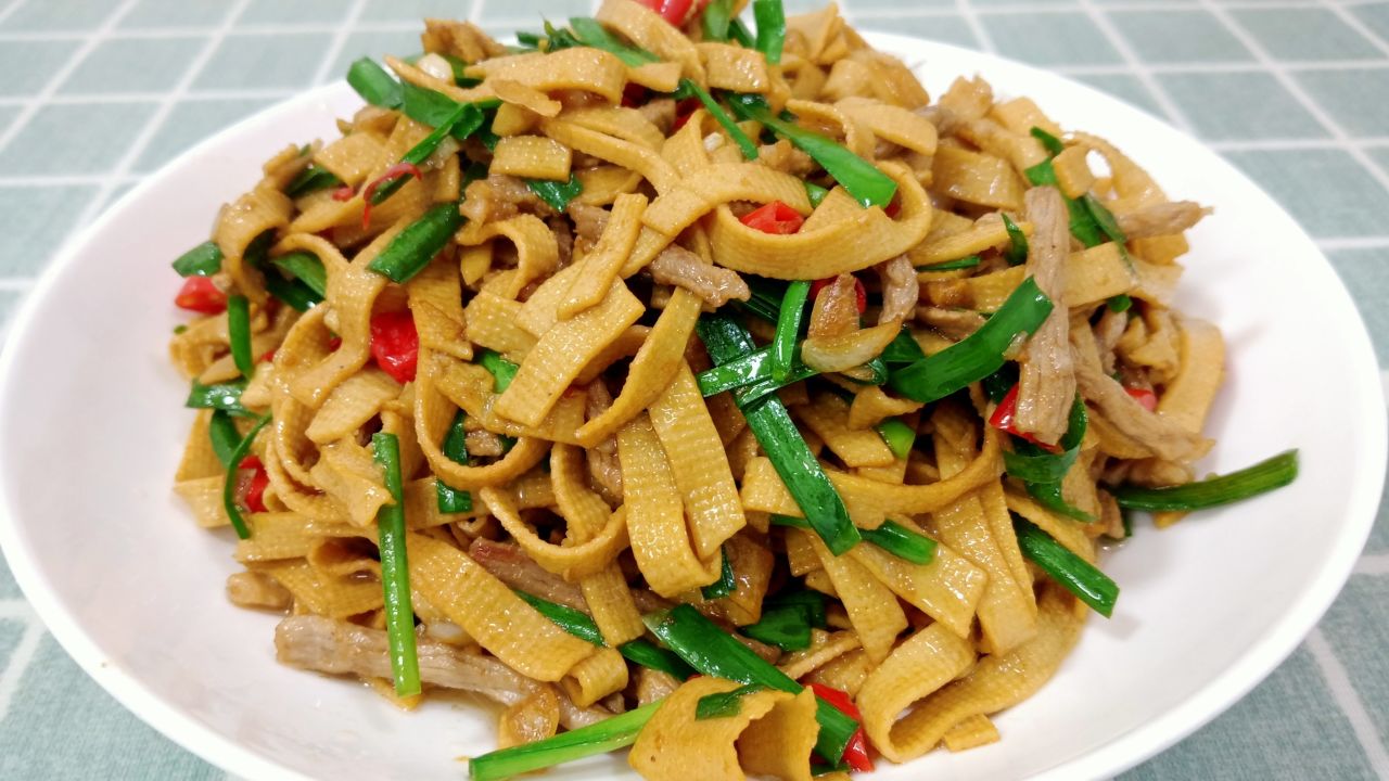 炒千张的家常做法分享给大家,交流学习一下