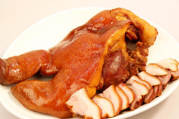 卤猪肉时,掌握"三放三不放"秘诀,肉质鲜美口感佳