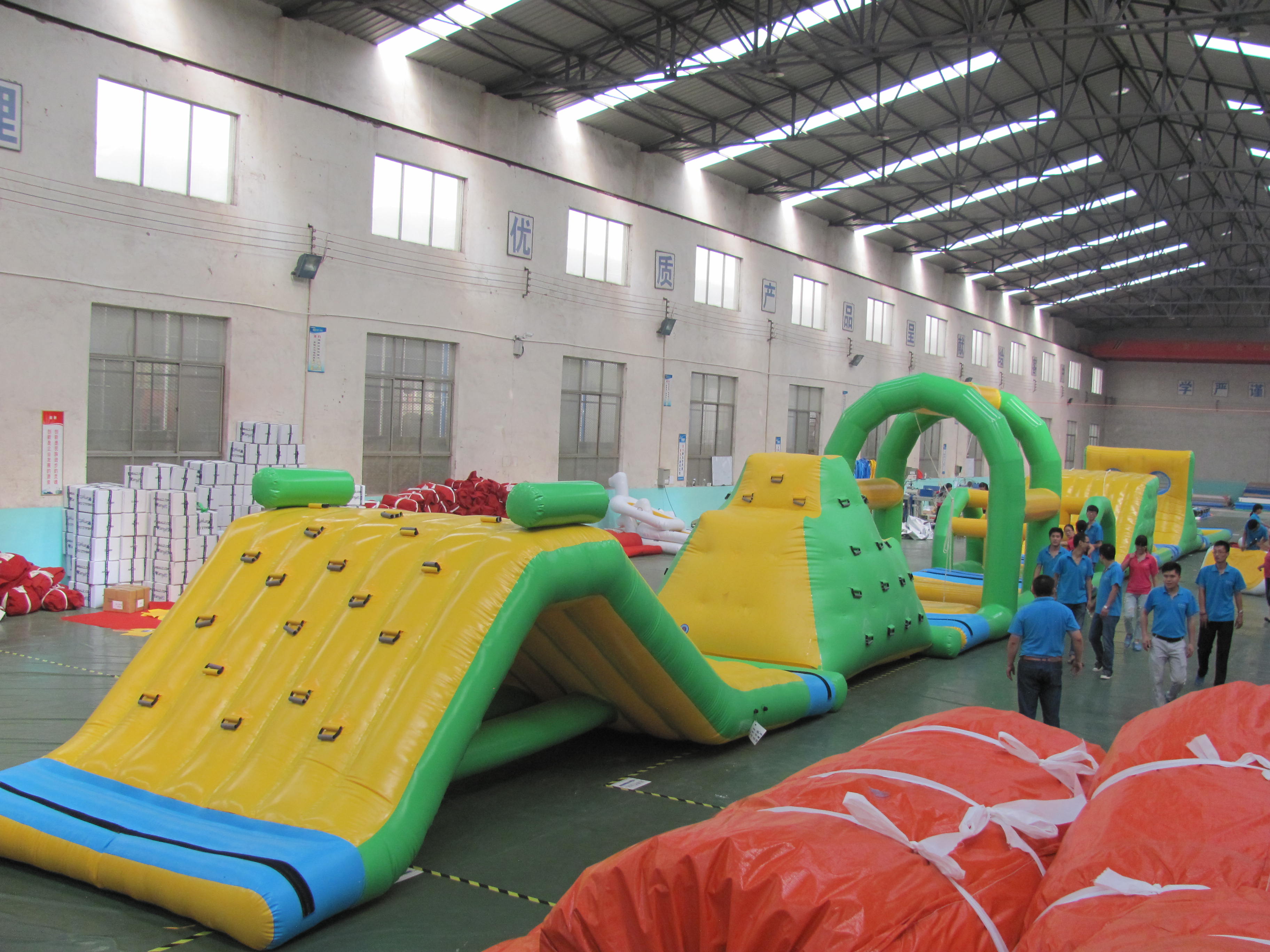 水上冲关设备:打造夏日人气爆棚的水上乐园核心项目