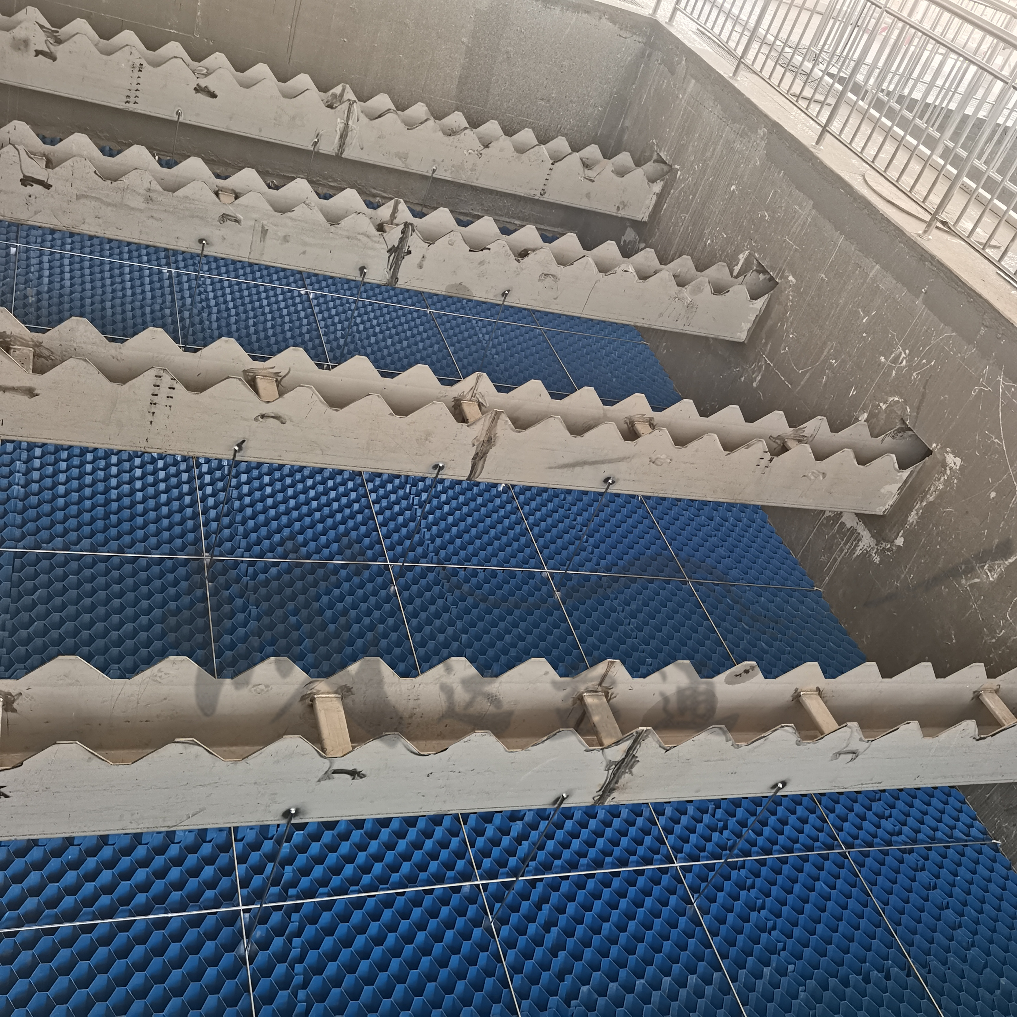 沉淀池出水堰 不锈钢集水槽 v型u型齿形溢流堰板 #不锈钢集水槽