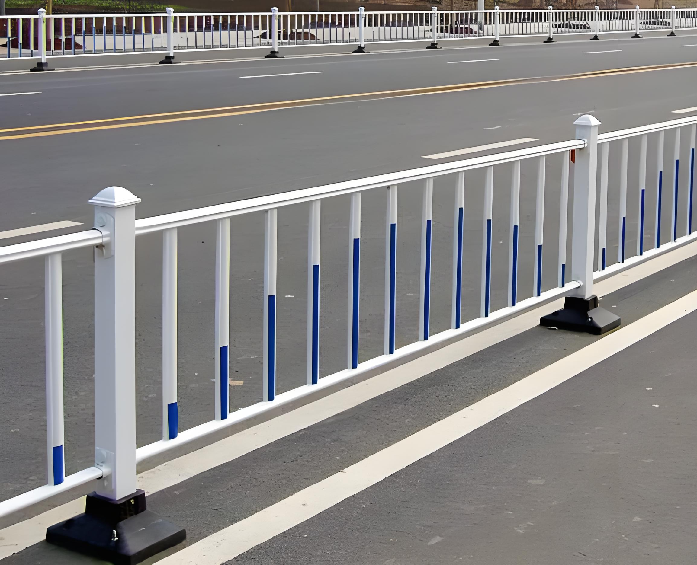 为什么户外锌钢道路交通护栏不容易生锈?