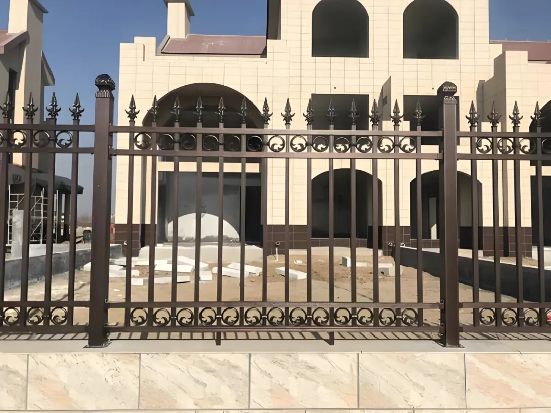 铝艺护栏:传承与创新的艺术之旅