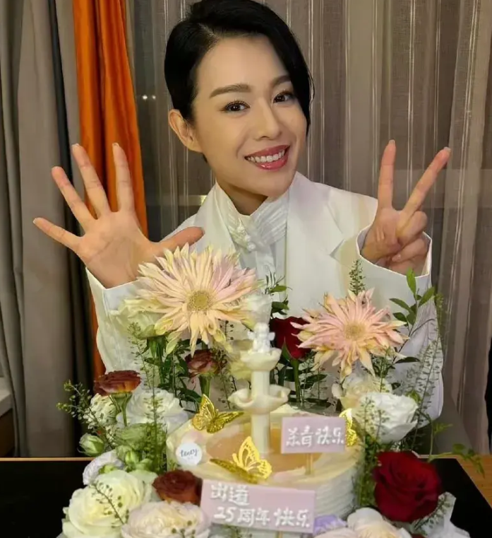 胡杏儿视后 baijiahao.baidu.com