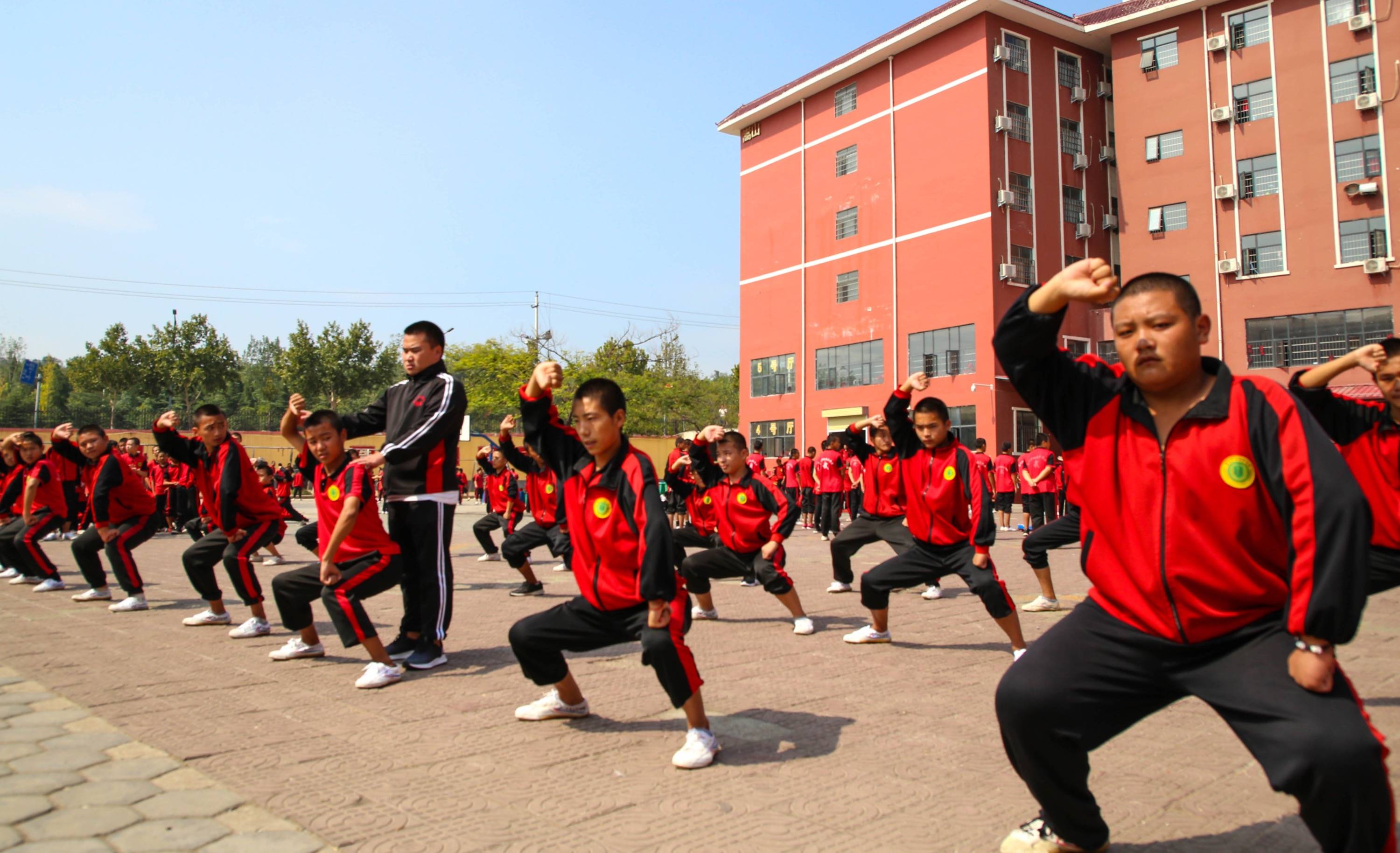 全国文武学校十大排名新榜单,登封嵩山少林武术学校荣耀上榜