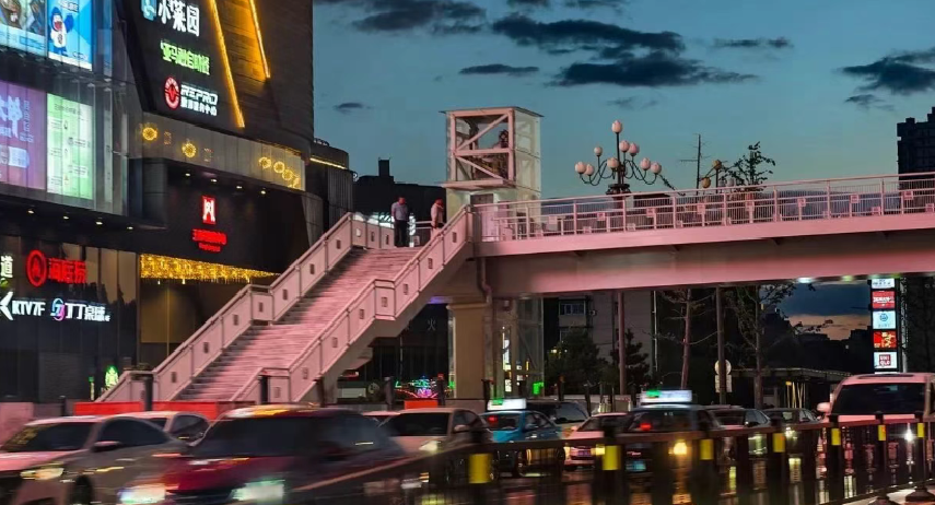 电梯已安装!南昌十字街人行天桥即将完工