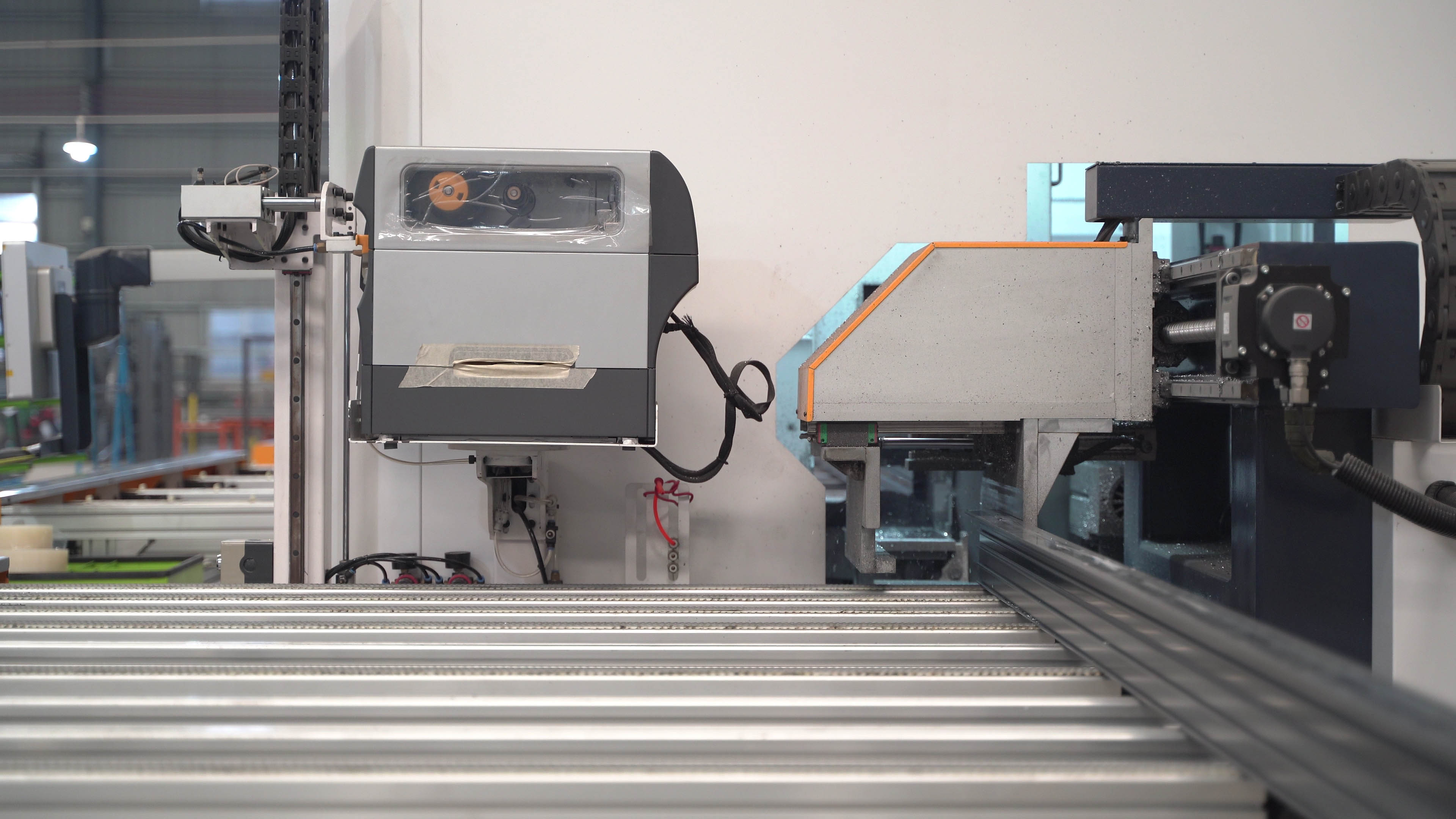 铂哲门窗的窗户怎么样，封阳台合适吗