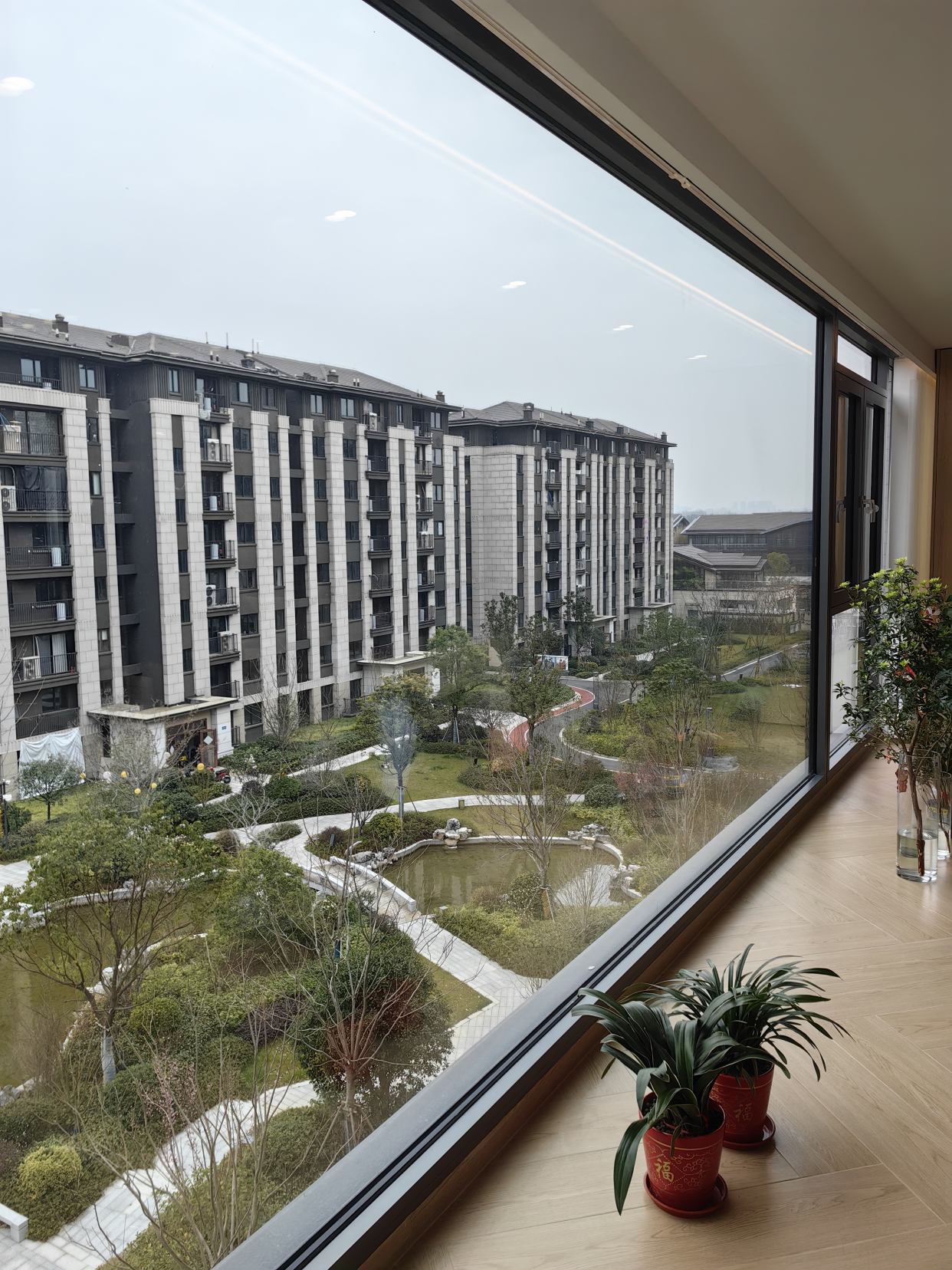 封阳台选铂哲门窗，开启梦幻生活新篇！