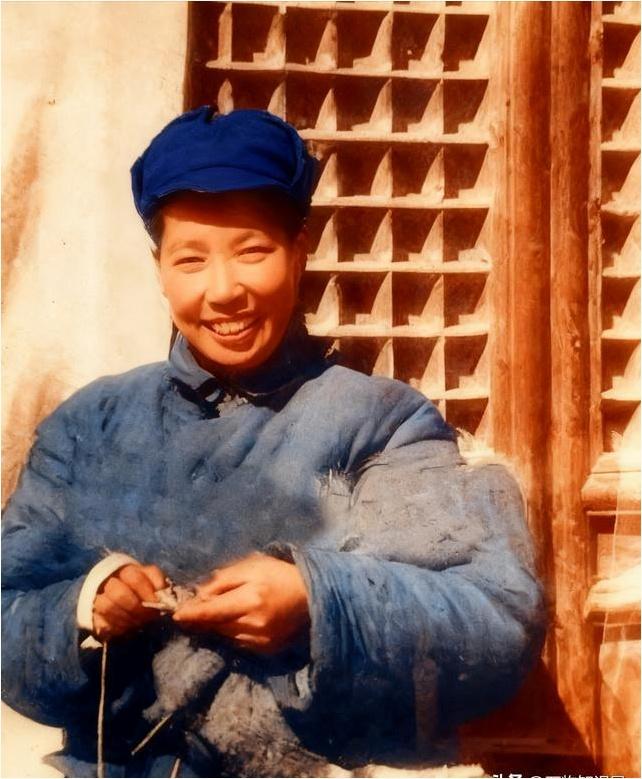 1933 年福建事变后,莫耶与沈醉的往昔情感交错,抗战年代上海与延安