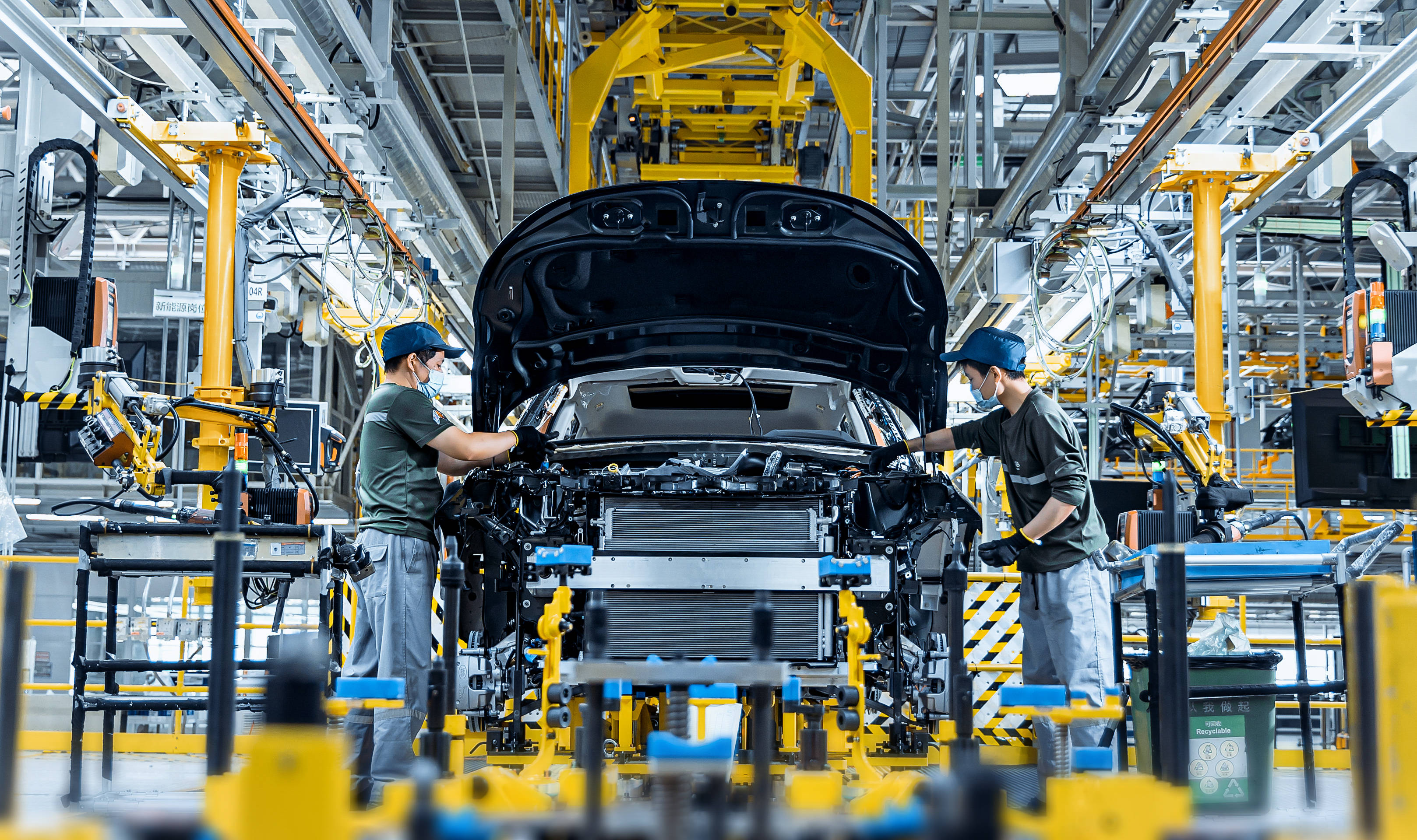 想活着的车企就赶紧创新吧!红旗这一枪,击中了同行的"软肋"