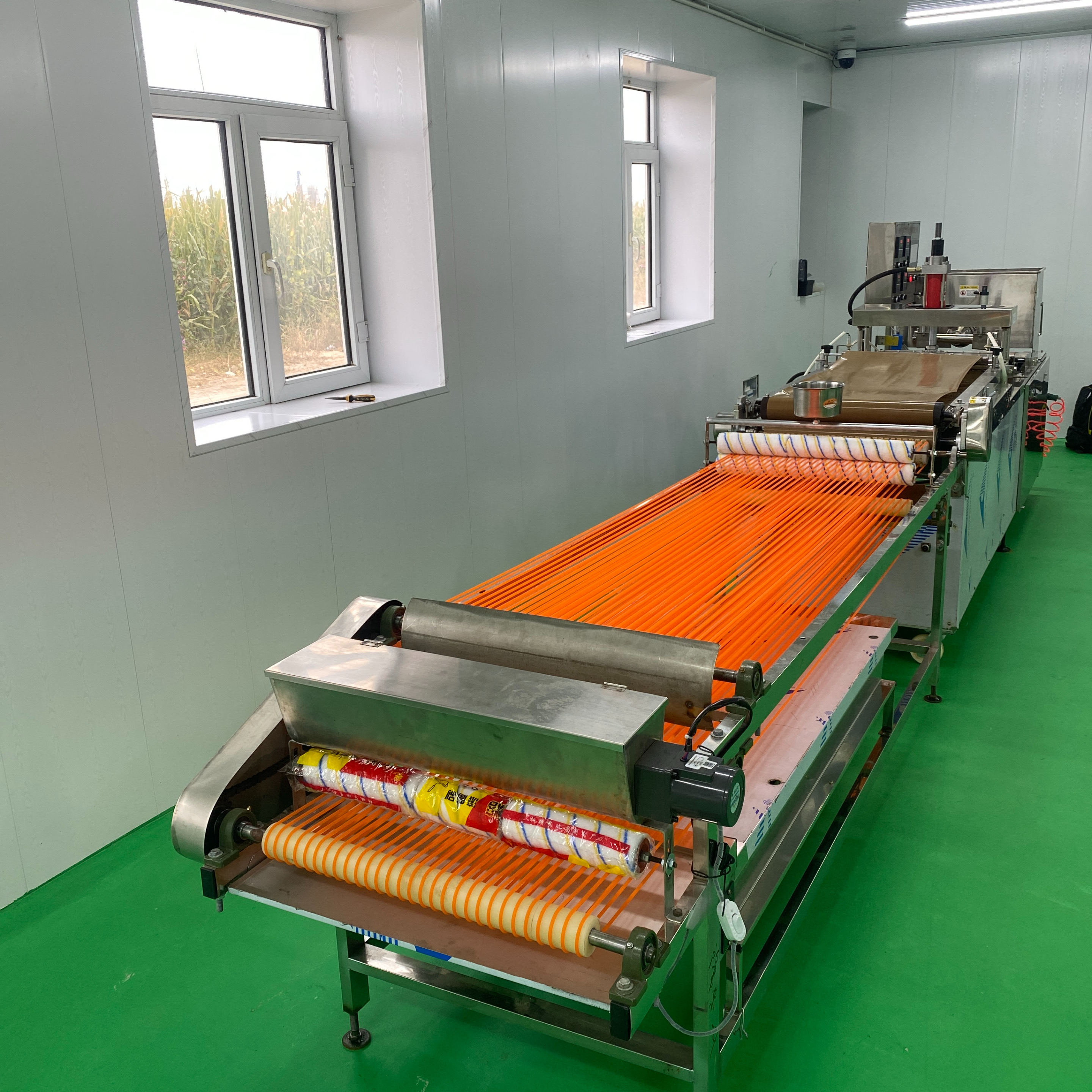 全自动烤鸭饼机正确操作方法介绍