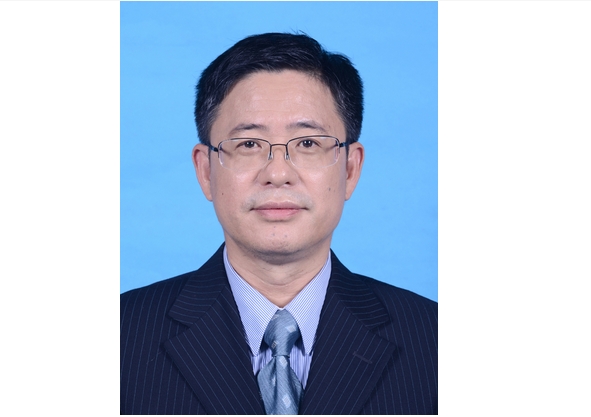 名中医李华东,擅长推拿疗法