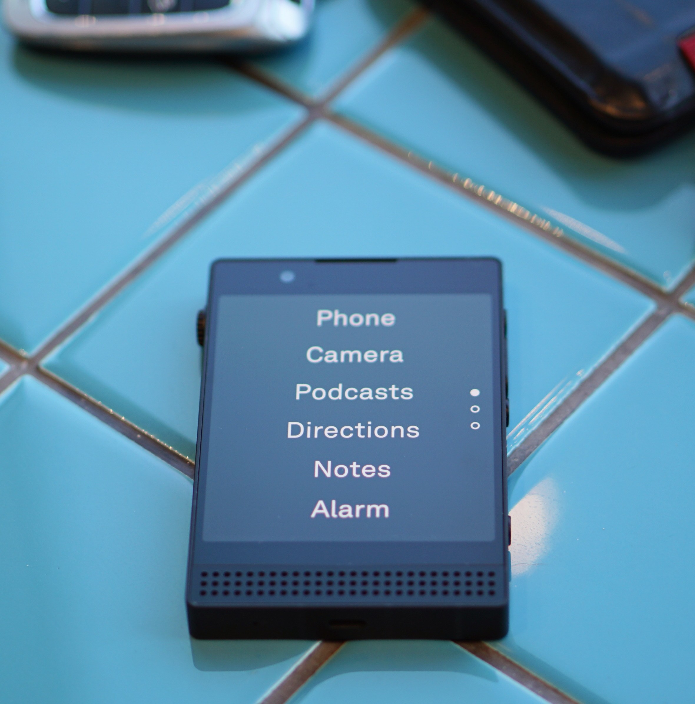 探索智能手机的真正必要功能light phone iii给出了它的答案