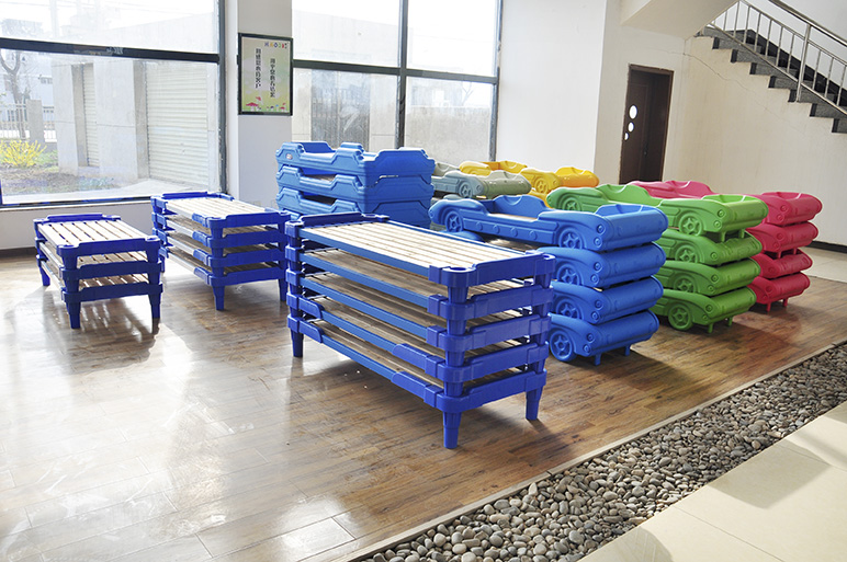 幼儿园在采购儿童实木床时需要注意哪些