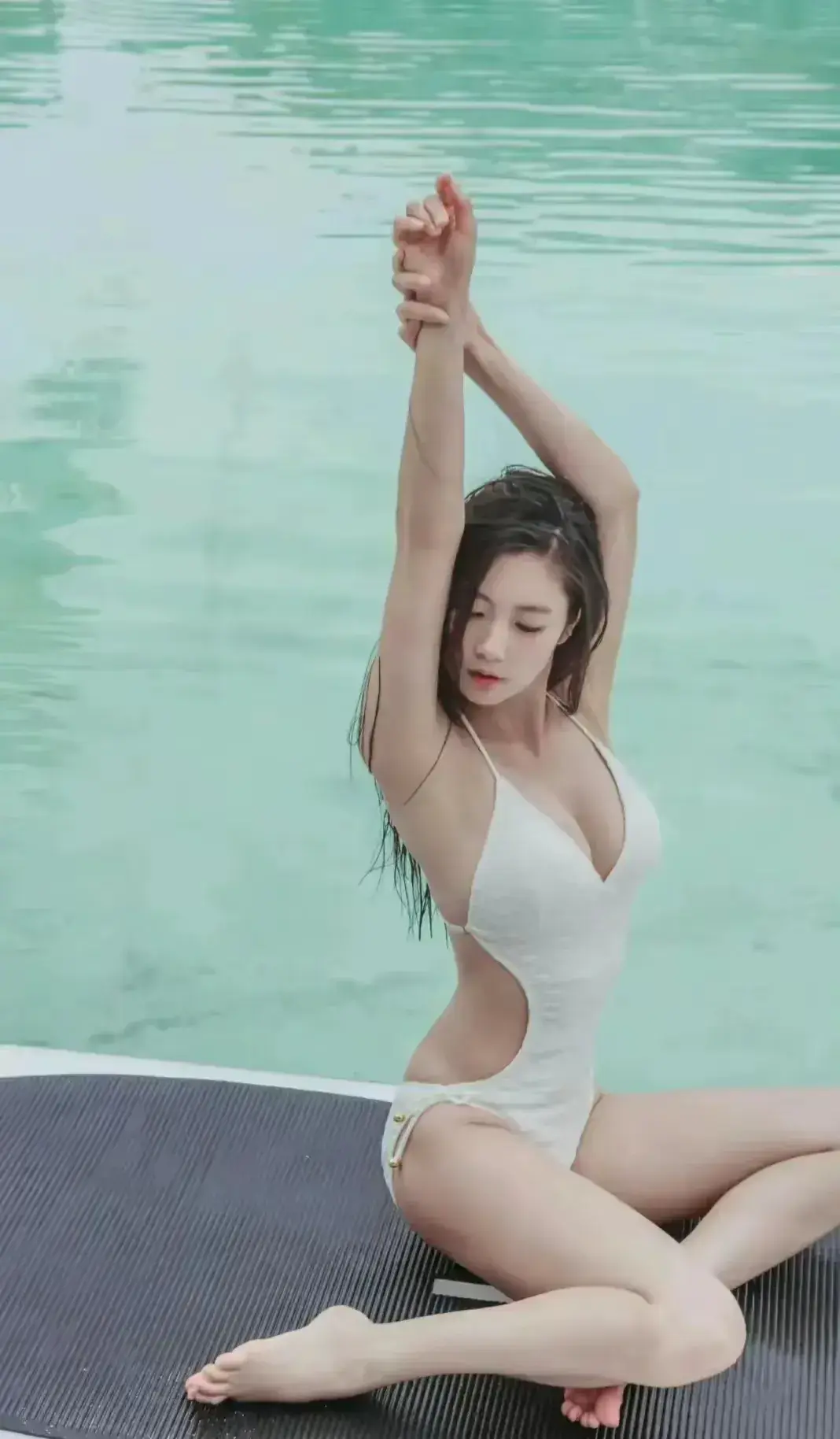 亚洲顶尖美女克拉拉的内衣写真公开,展现丰盈魅力,大胆性感!