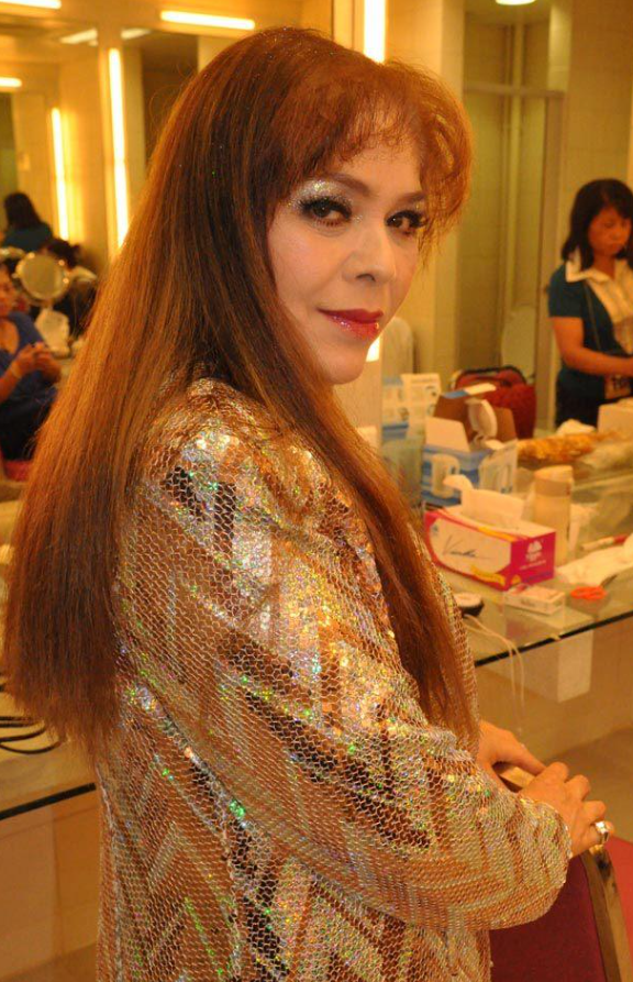 梁小龙前妻黎爱莲病逝,家属拟土葬以悼念