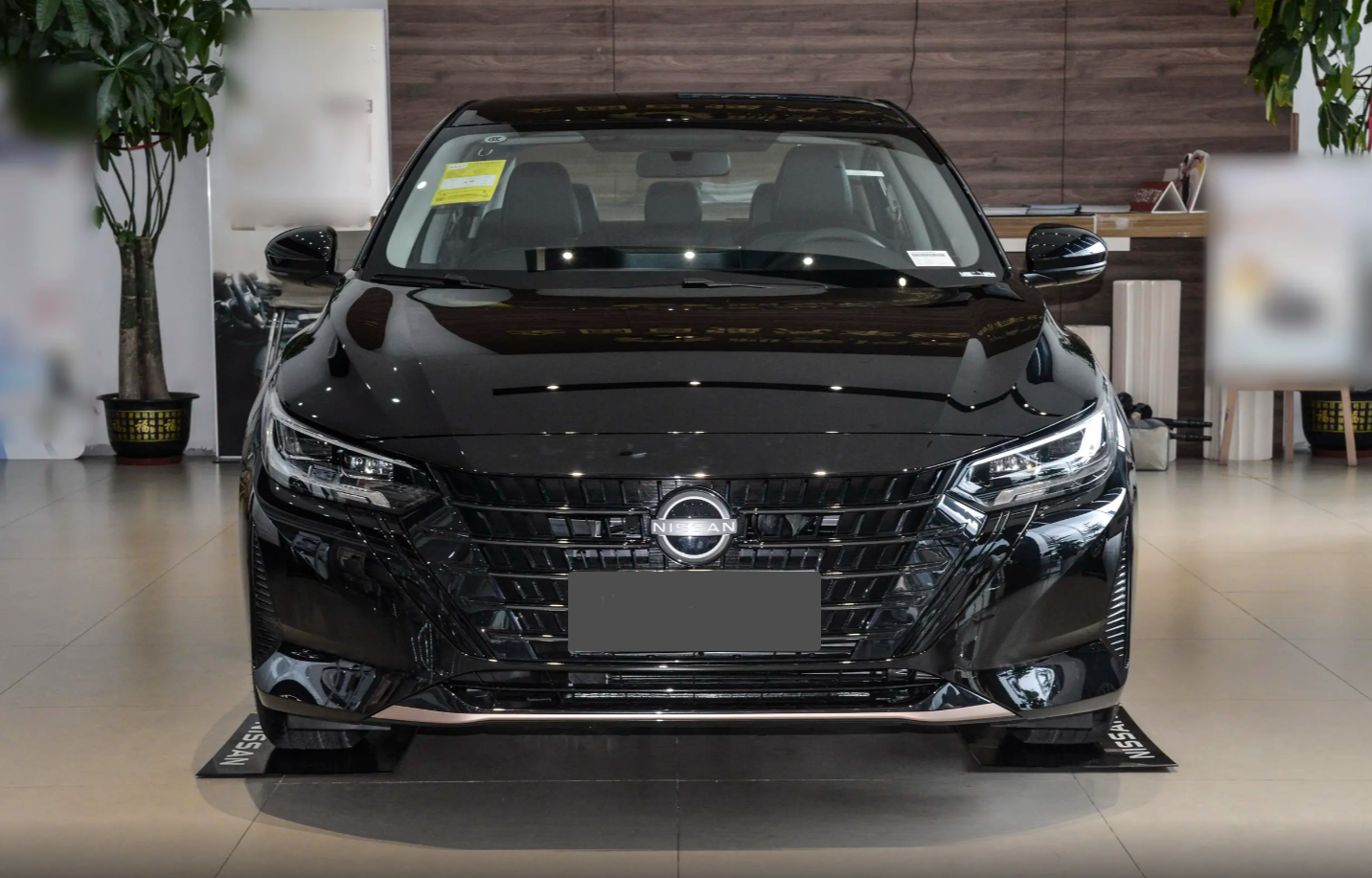 最近,东风日产推出了全新的轩逸黑金版,以13