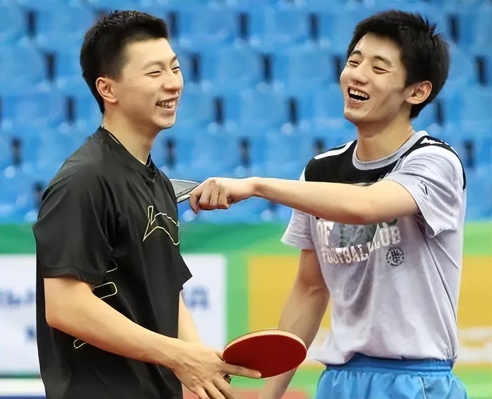 这一次,马龙和石川佳纯的距离感,给卖景甜照片的张继科上了一课