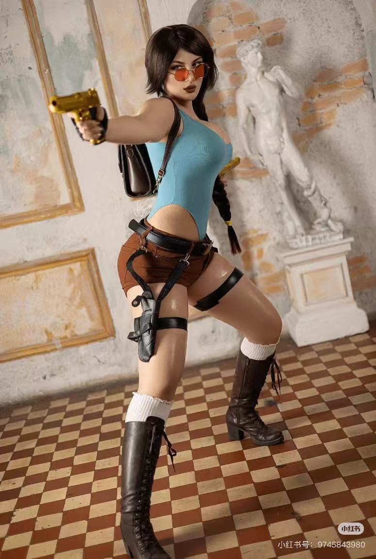 国外性感美女cos《古墓丽影》劳拉