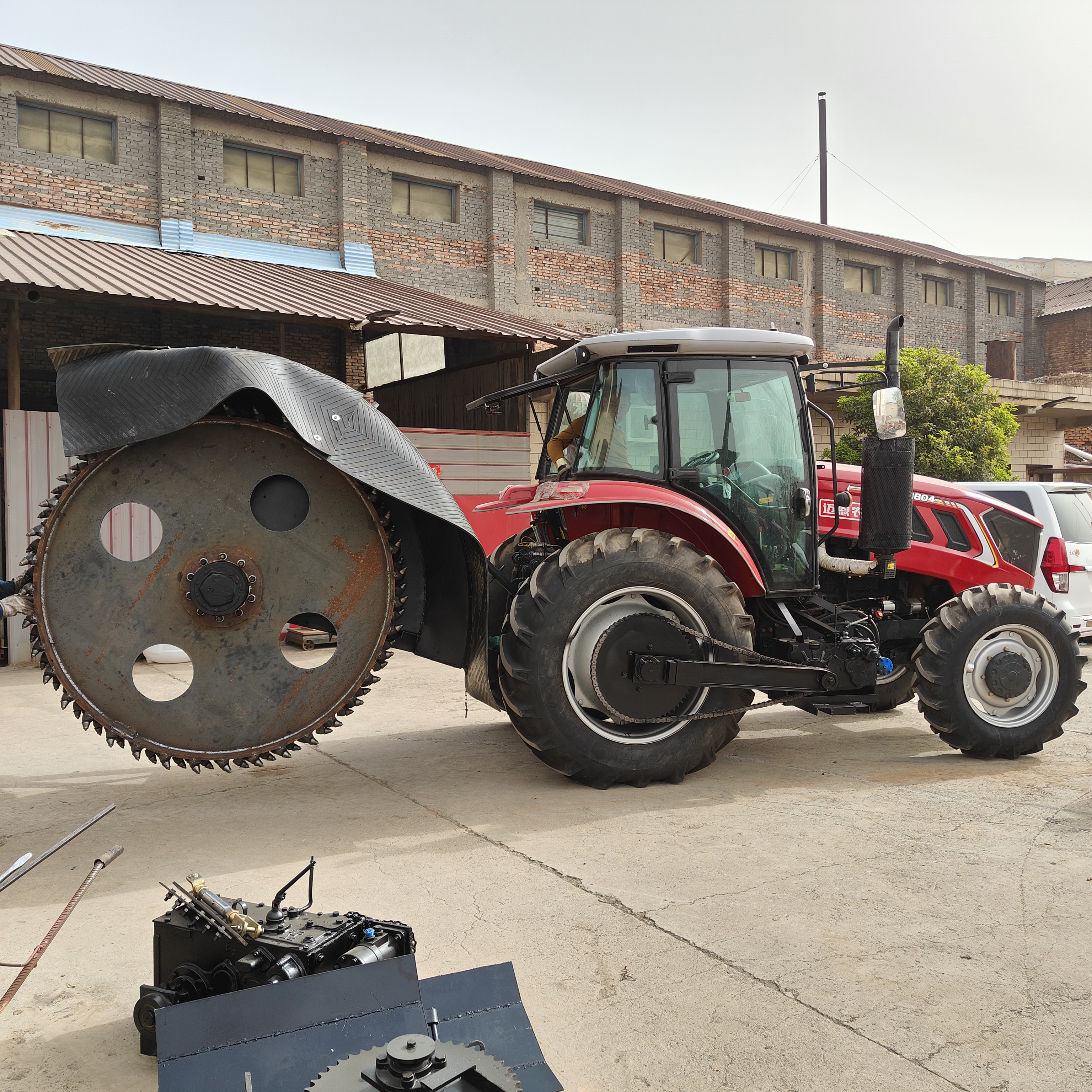 新疆戈壁滩开沟机 大型道路路缘石开沟器 高速公路电缆沟挖沟机