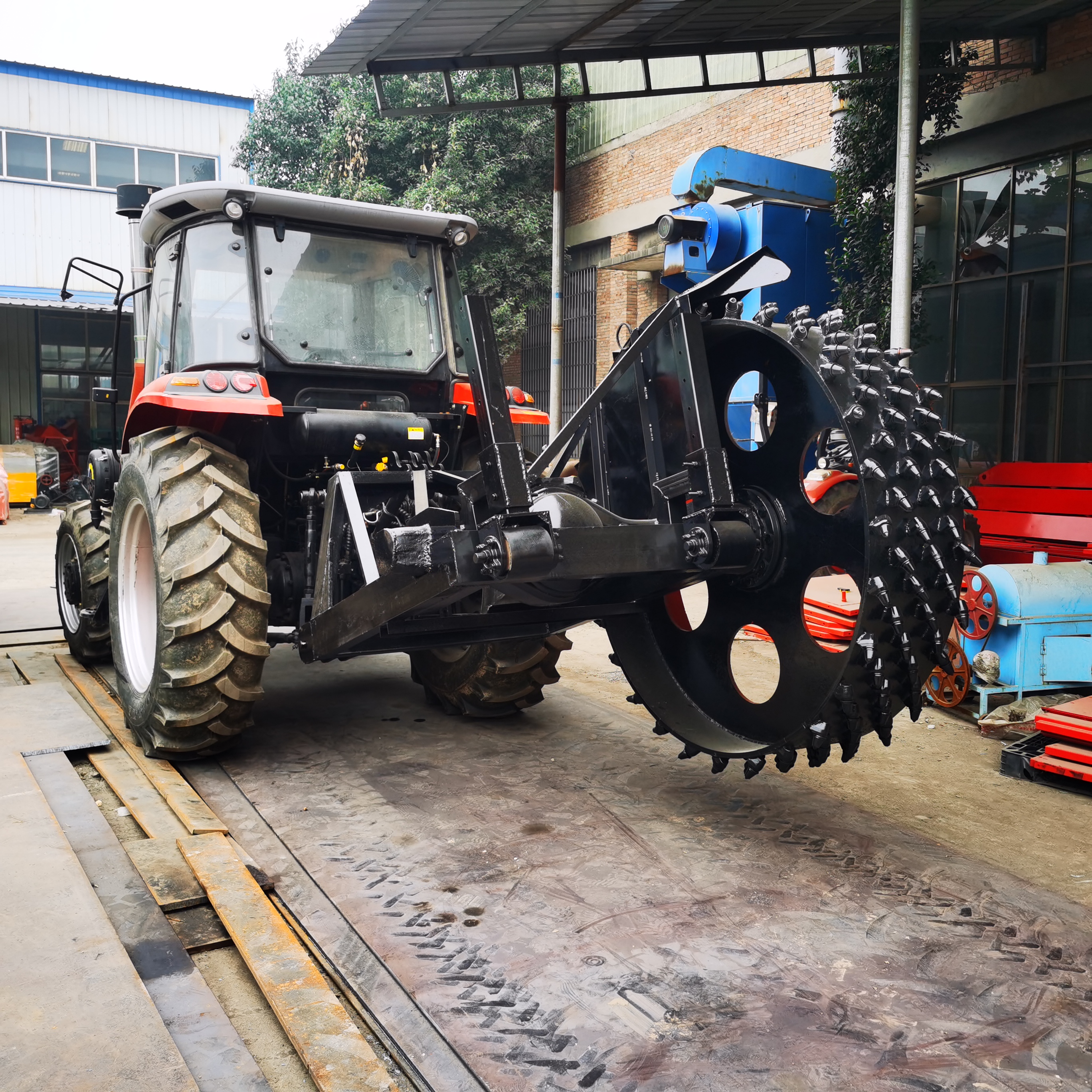 新疆戈壁滩开沟机 大型道路路缘石开沟器 高速公路电缆沟挖沟机