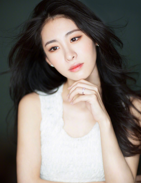 人生赢家张碧晨:和华晨宇生子,曾是exo私生?为刘亦菲蛰伏18年